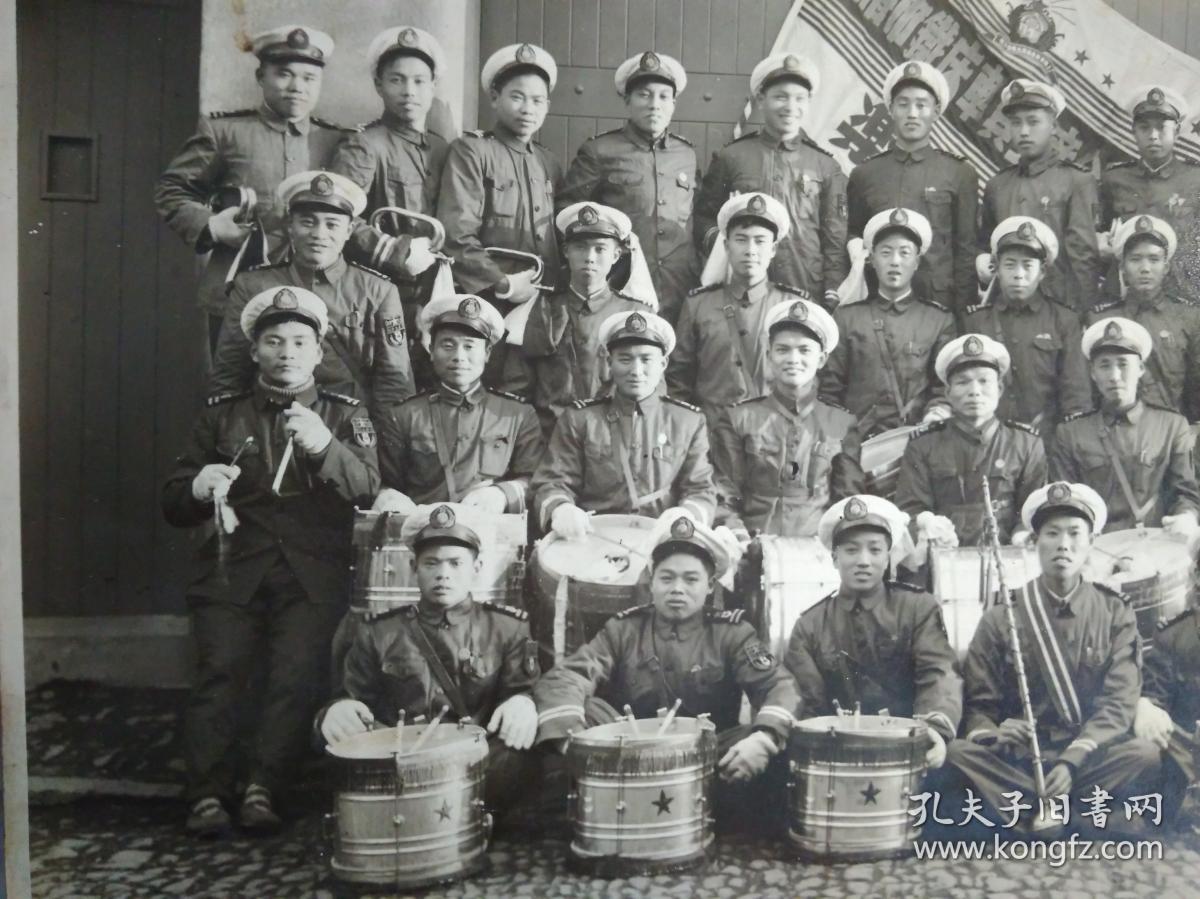 五十年代原版老照片】1952年12月7上海市铁床车具生产合作社文娱组