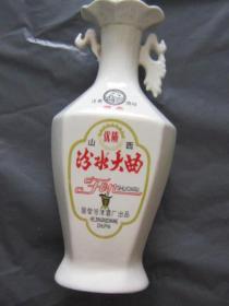 70年代：汾水大曲酒（国营河津酒厂出品）瓶子是白色的