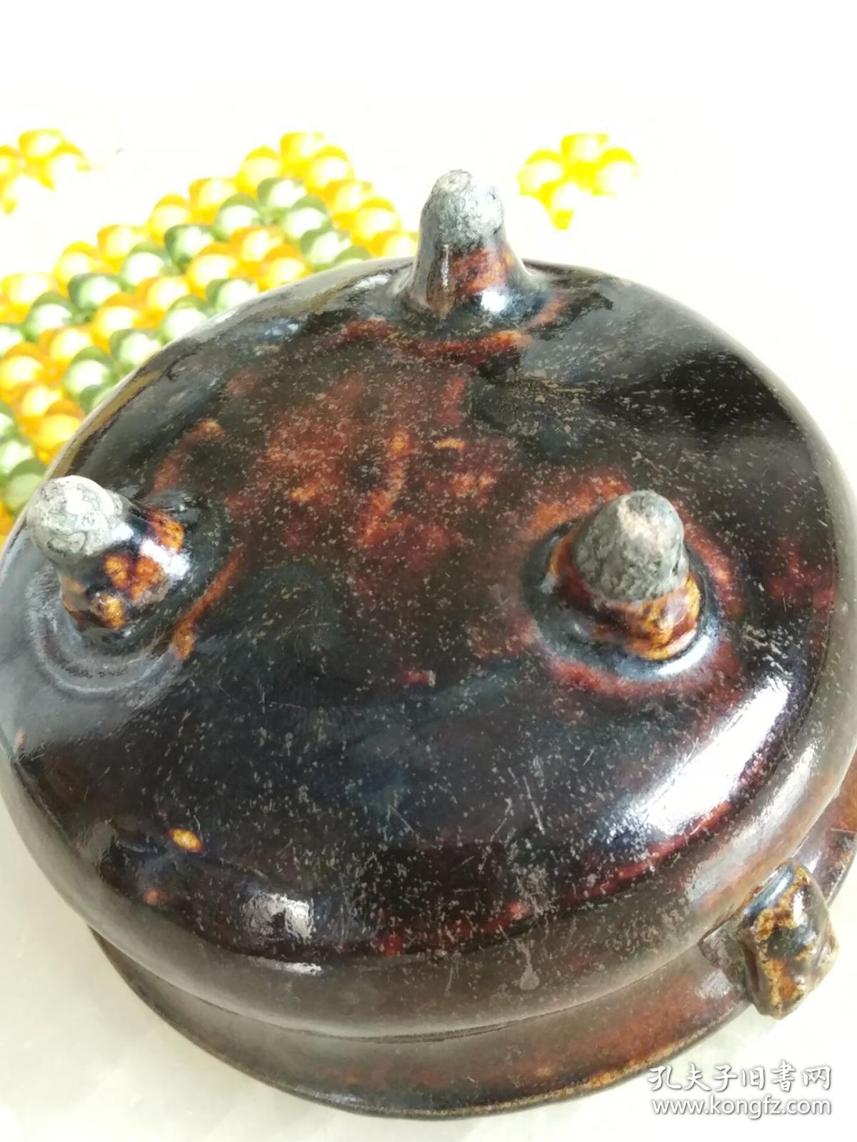 乌金釉三足小香炉