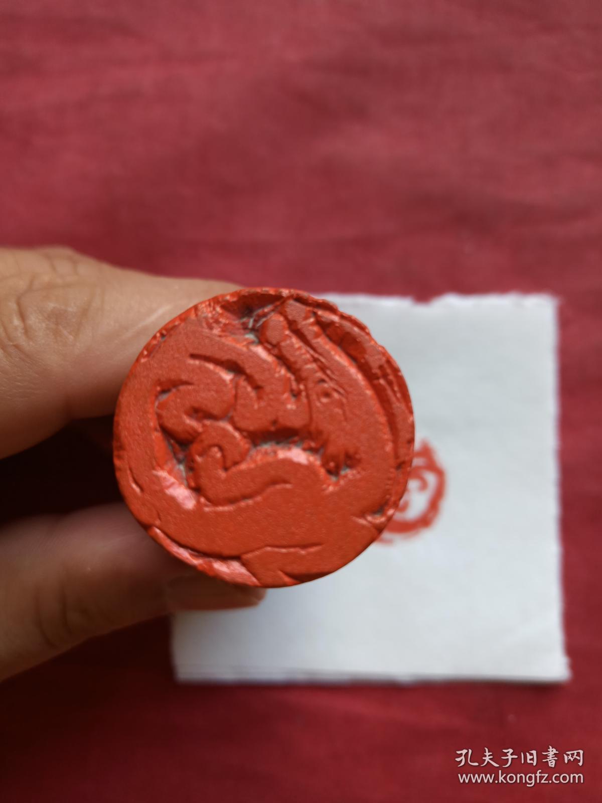 圆柱形镂空雕盘龙老寿山石生肖龙印章德波刻