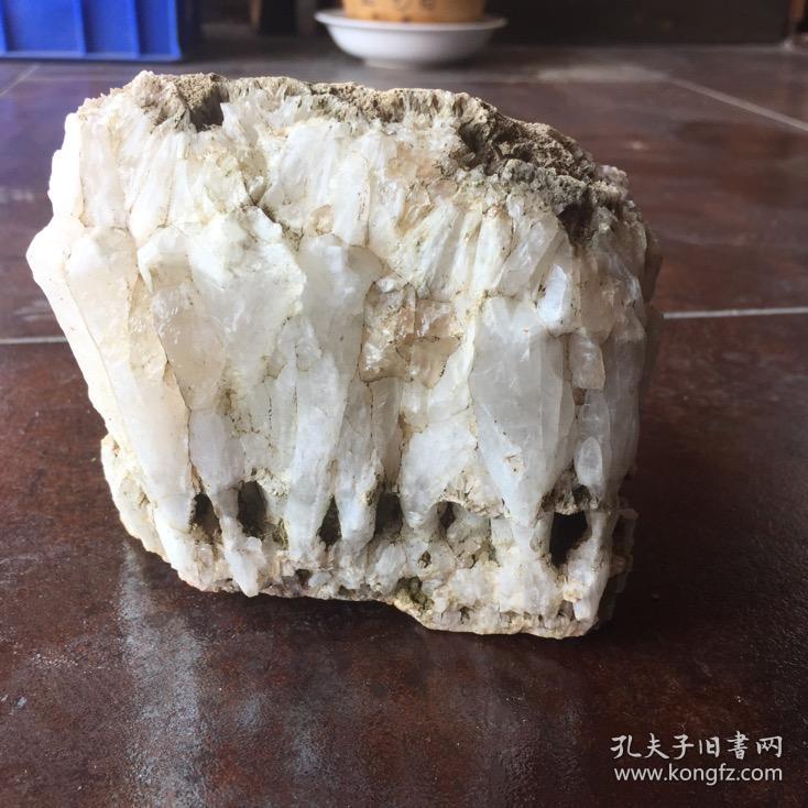 奇石摆件:石英石,牙形石,天然形成奇石