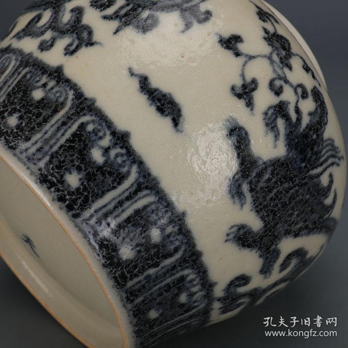 明代成化青花手绘草龙纹天字罐