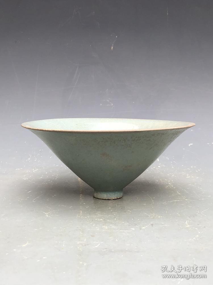 宋汝窑天青釉斗笠碗