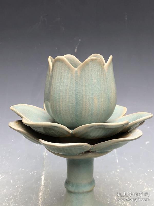 宋汝窑天青釉莲花烛台