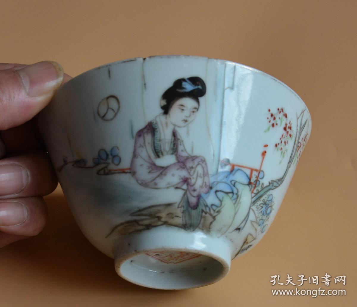 清末著名制瓷名家罗宿氏粉彩春色侍女小茶盏一只,保真包老