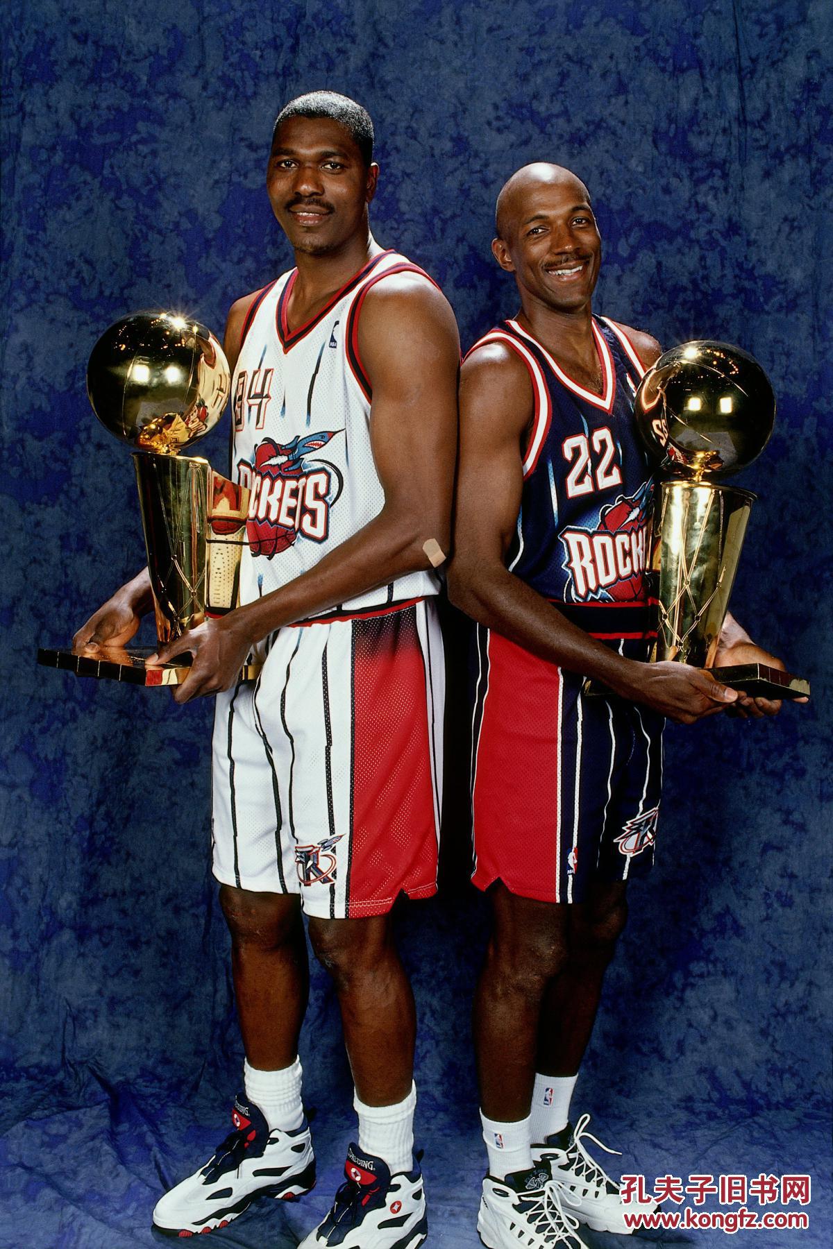 nba火箭队队史最伟大巨星大梦奥拉朱旺经典明信片套装(8张)