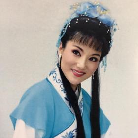 中国戏剧梅花奖得主 黄梅戏表演艺术家杨俊亲笔签名自制6寸铜版纸卡片