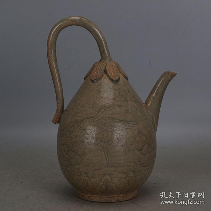 宋代越窑青釉刻花支钉倒流壶