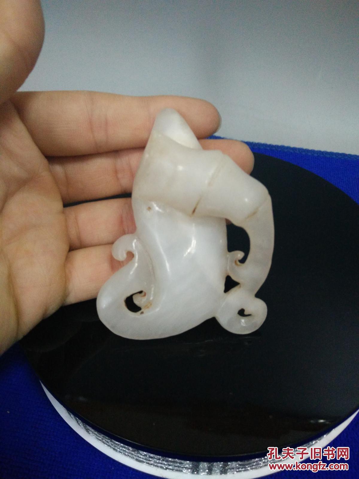 出土明代古玉老和田羊脂玉瑞兽把件