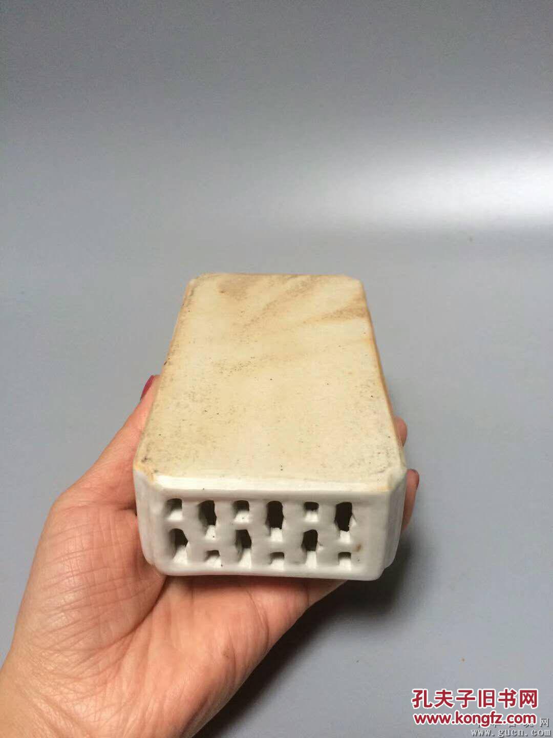 民国粉彩脉枕 尺寸:长7.5宽3.8高13厘米 编码:539510