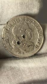 1682年普鲁士老银币一枚，有孔，做过手链或项链用