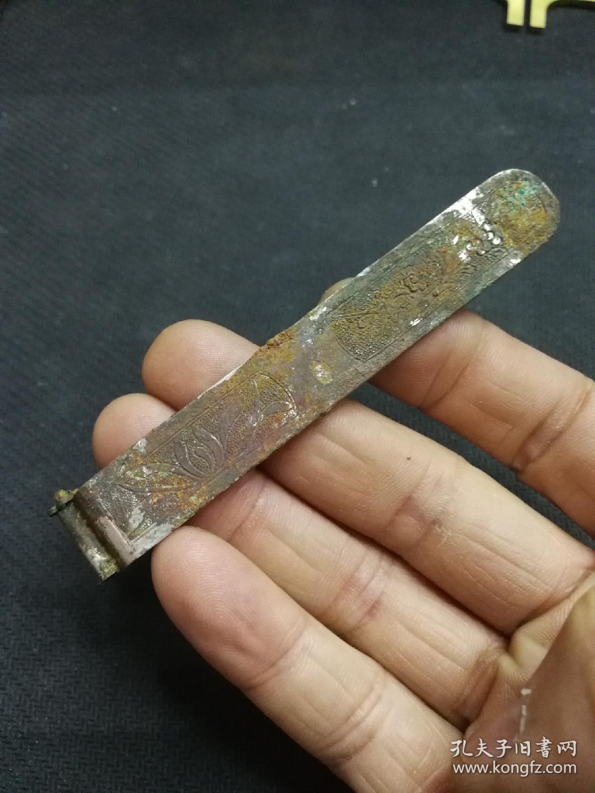 晩清民国扁方老银簪子,材质应该是老银的,自己看,自己判断.