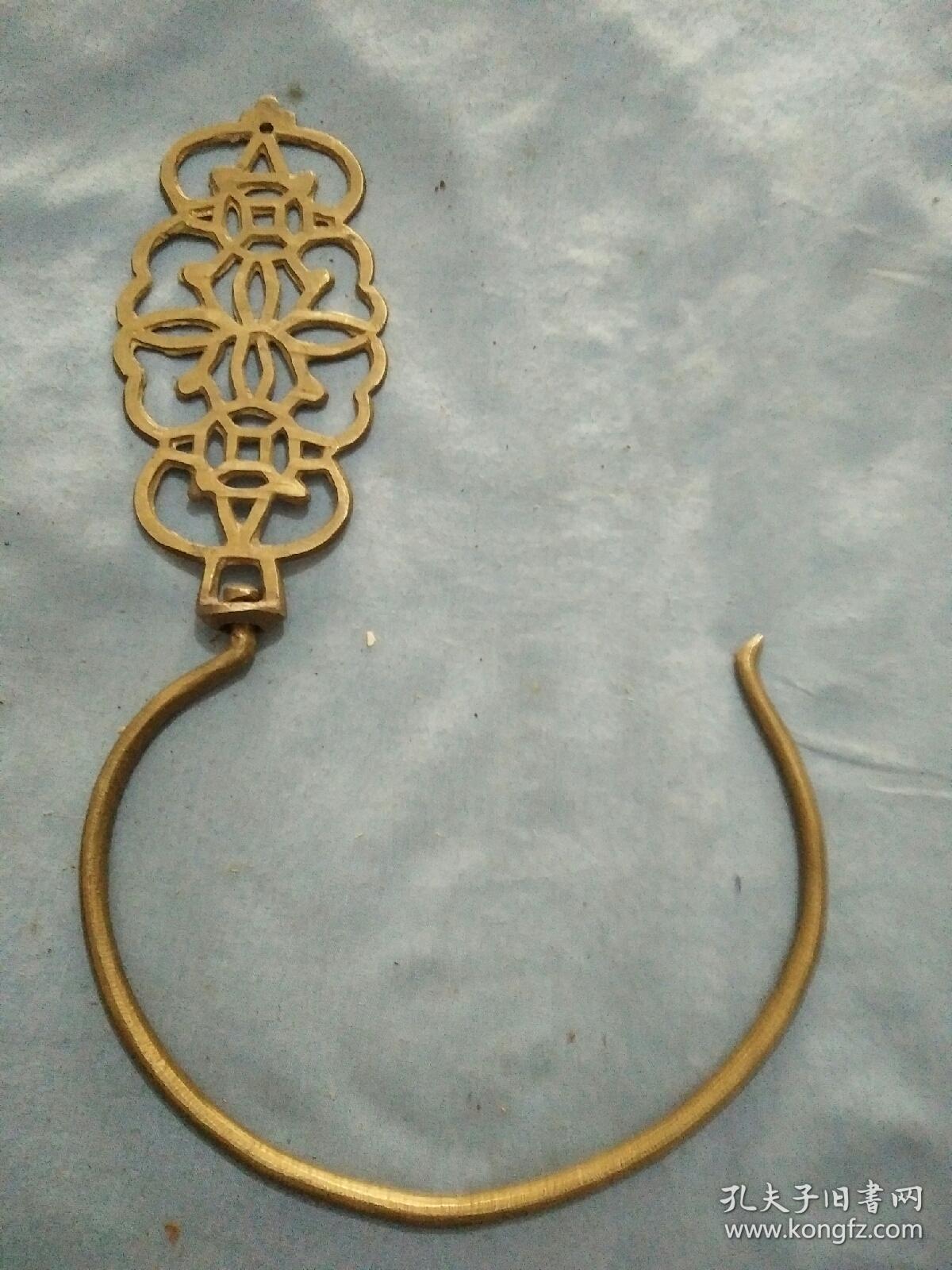 清代铜门帘钩一个,23/15