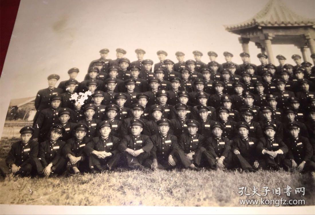 中华民国陆军官校学生毕业纪念照