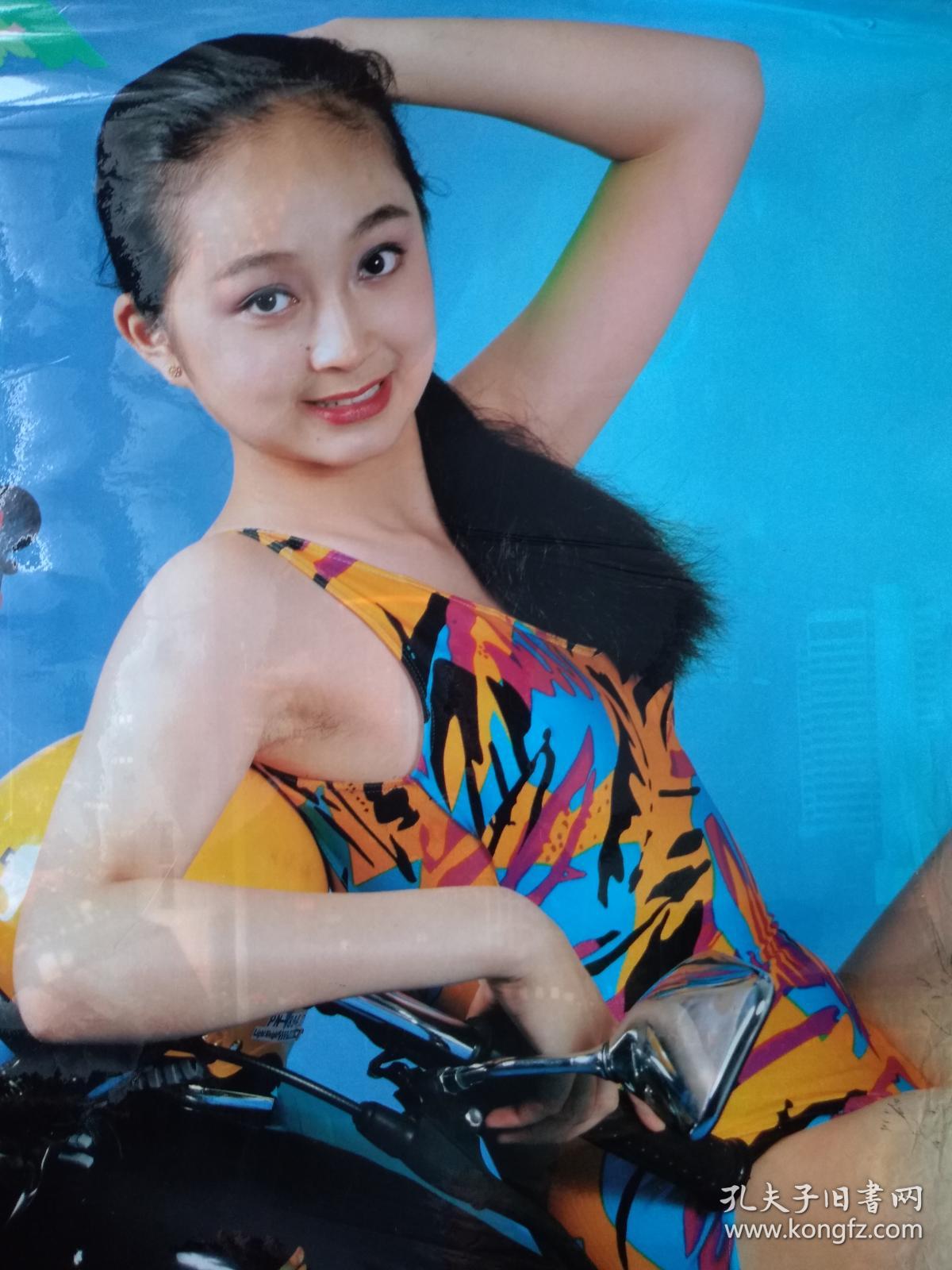 美女挂历6,泳装美女摩托,单张,塑膜,对开大幅