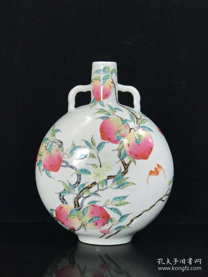 清雍正粉彩九桃纹抱月瓶