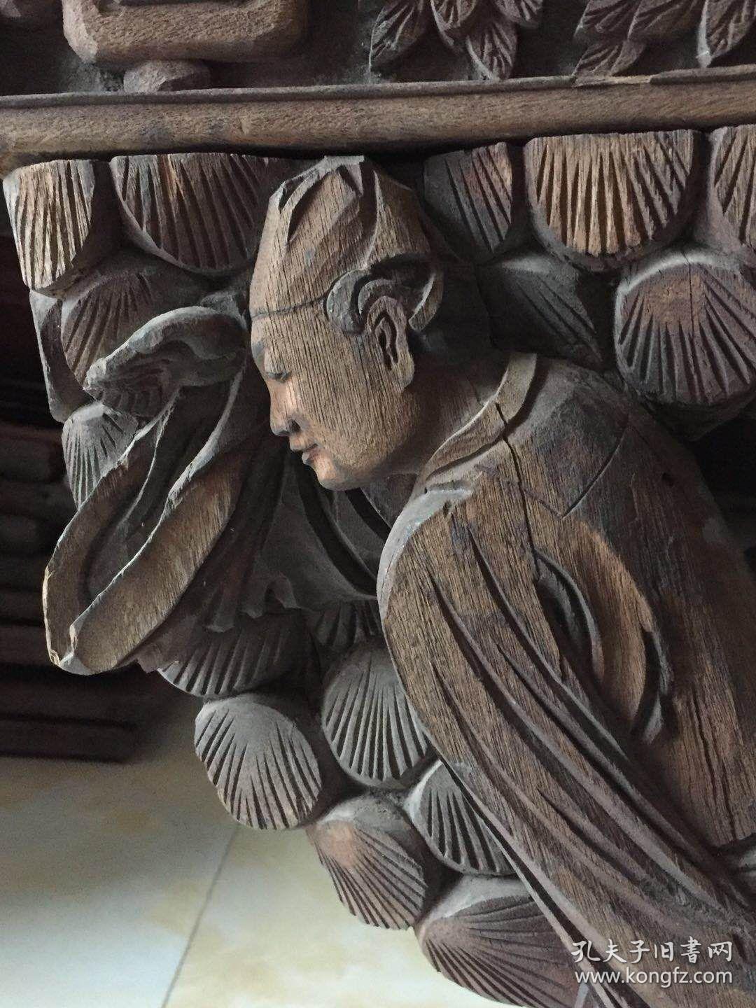 精品收藏,清代人物木雕牛腿一对