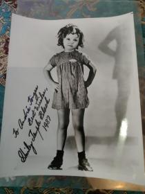 【签名照】百年来最伟大的女演员"第18名 秀兰邓波儿(1928-2014)签名照