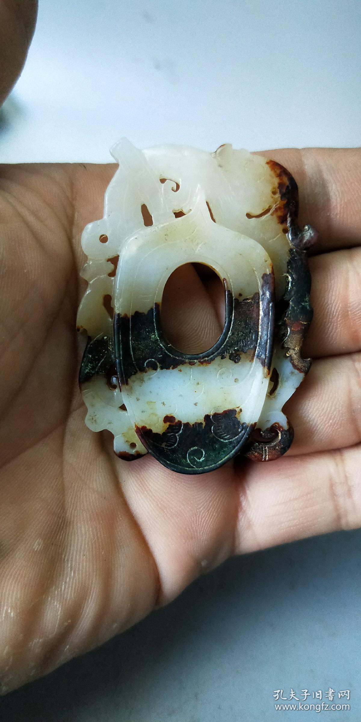 鸡心佩 战国老和田玉保真