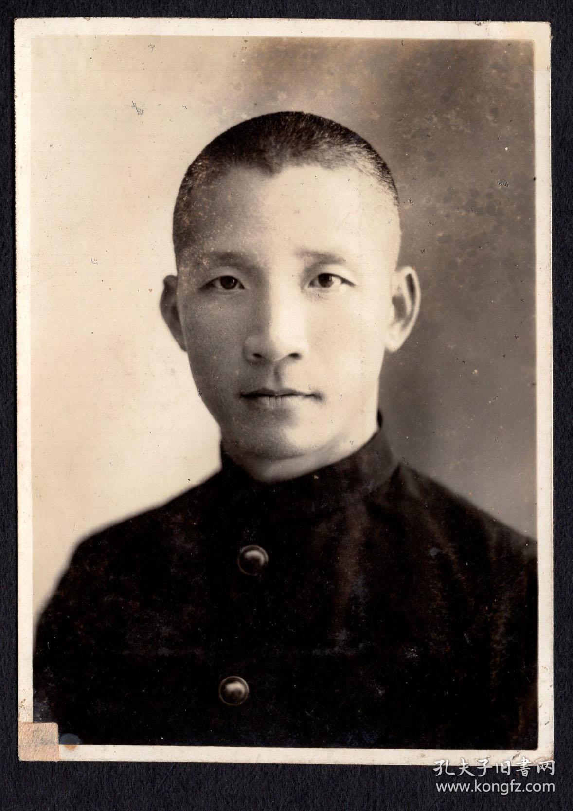 zh-08〕@/16民国老照片/年青男赵静庵赠丽华女弟存念,7x9.7厘米.