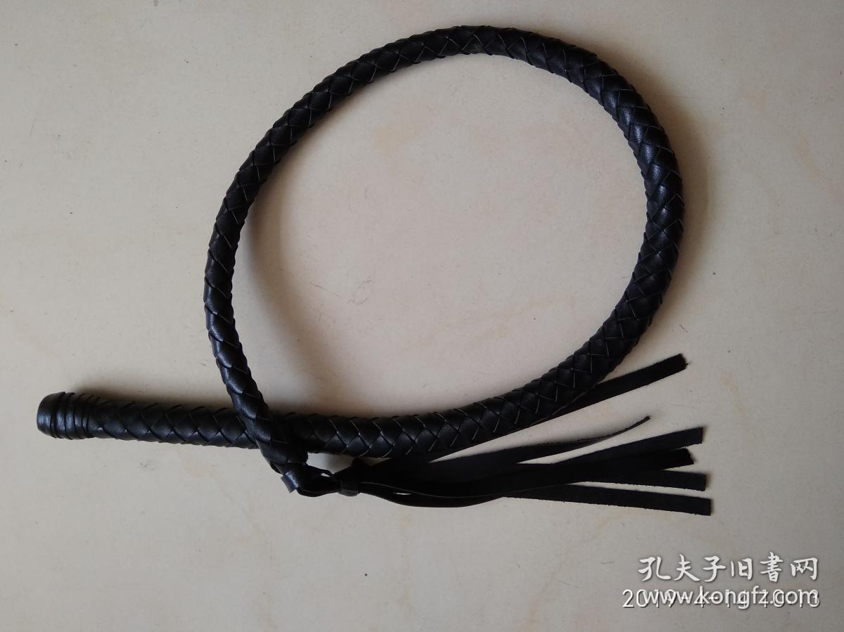 手工编织皮鞭