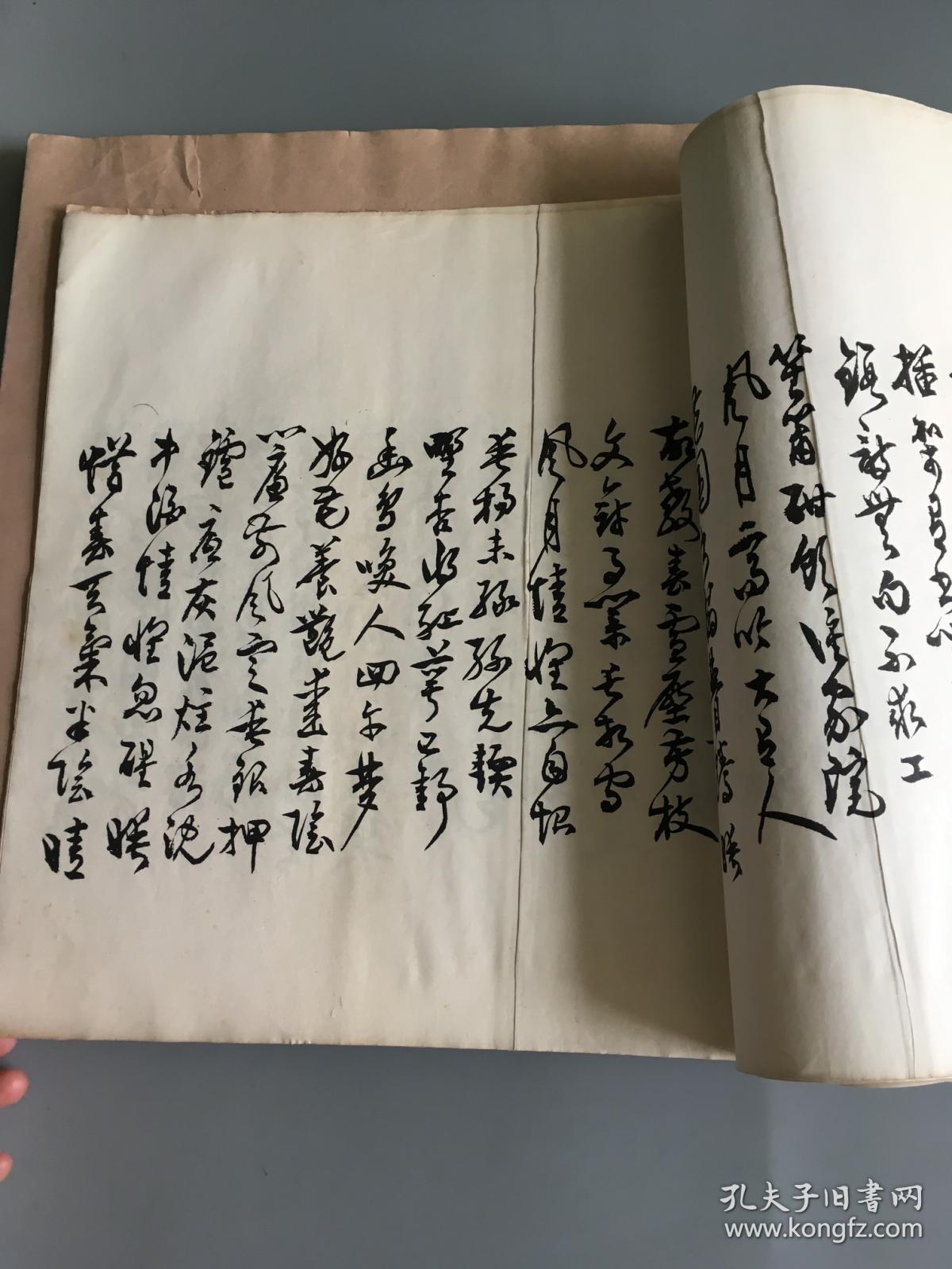 徐氏生前极喜书法,尤其在其晚年隐居津门之后