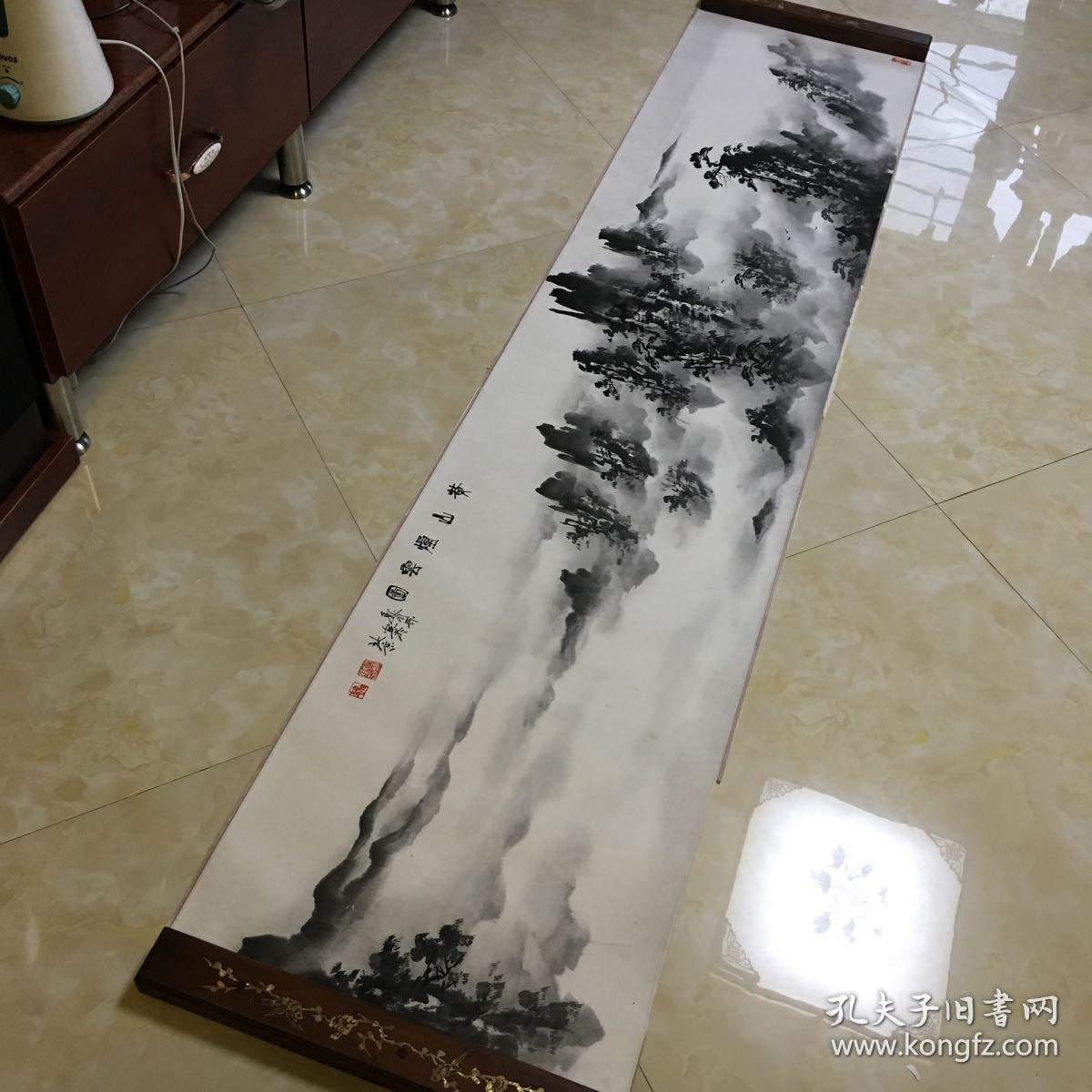 长城书画社专业画家,柬方书画社社员,张家界诗书画院特聘画师魏国栋