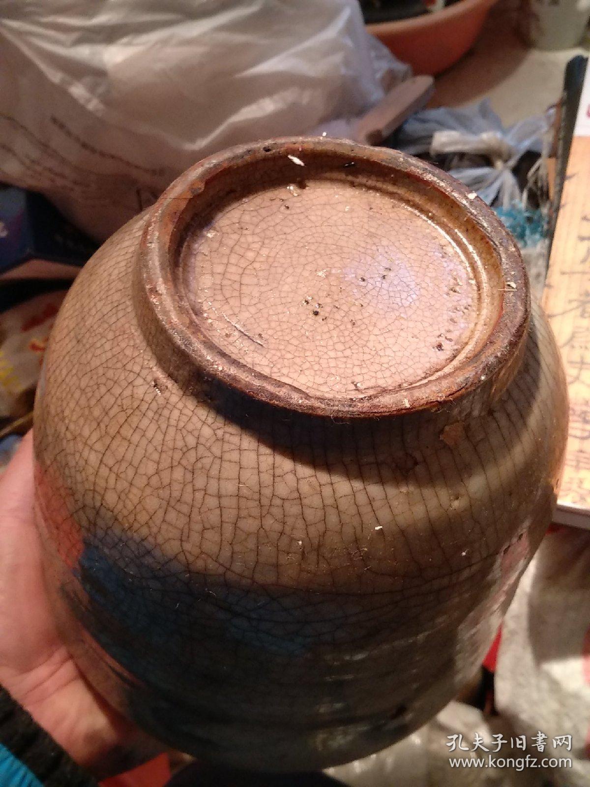 元代哥窑开片青花罐腹接胎品完好通高约20厘米