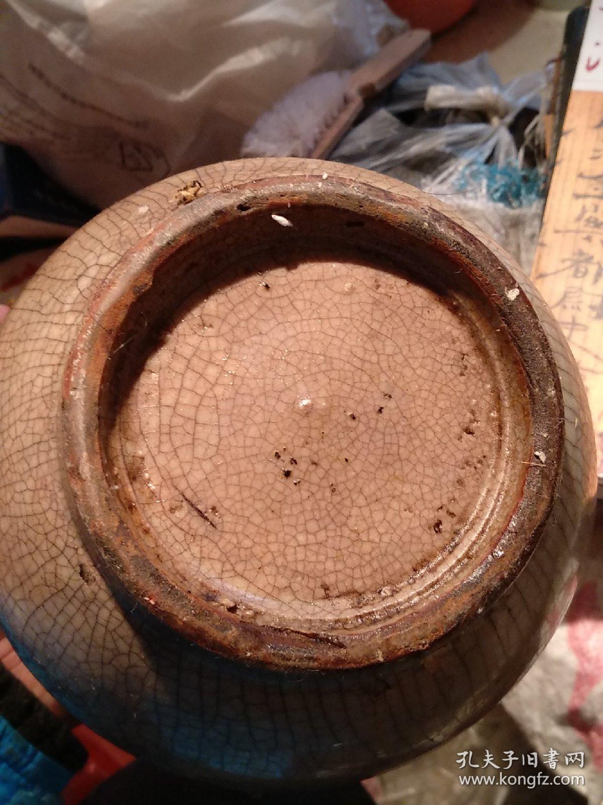 元代哥窑开片青花罐腹接胎品完好通高约20厘米