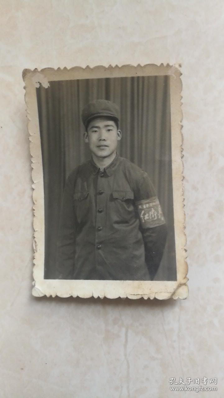 戴袖标的红卫兵