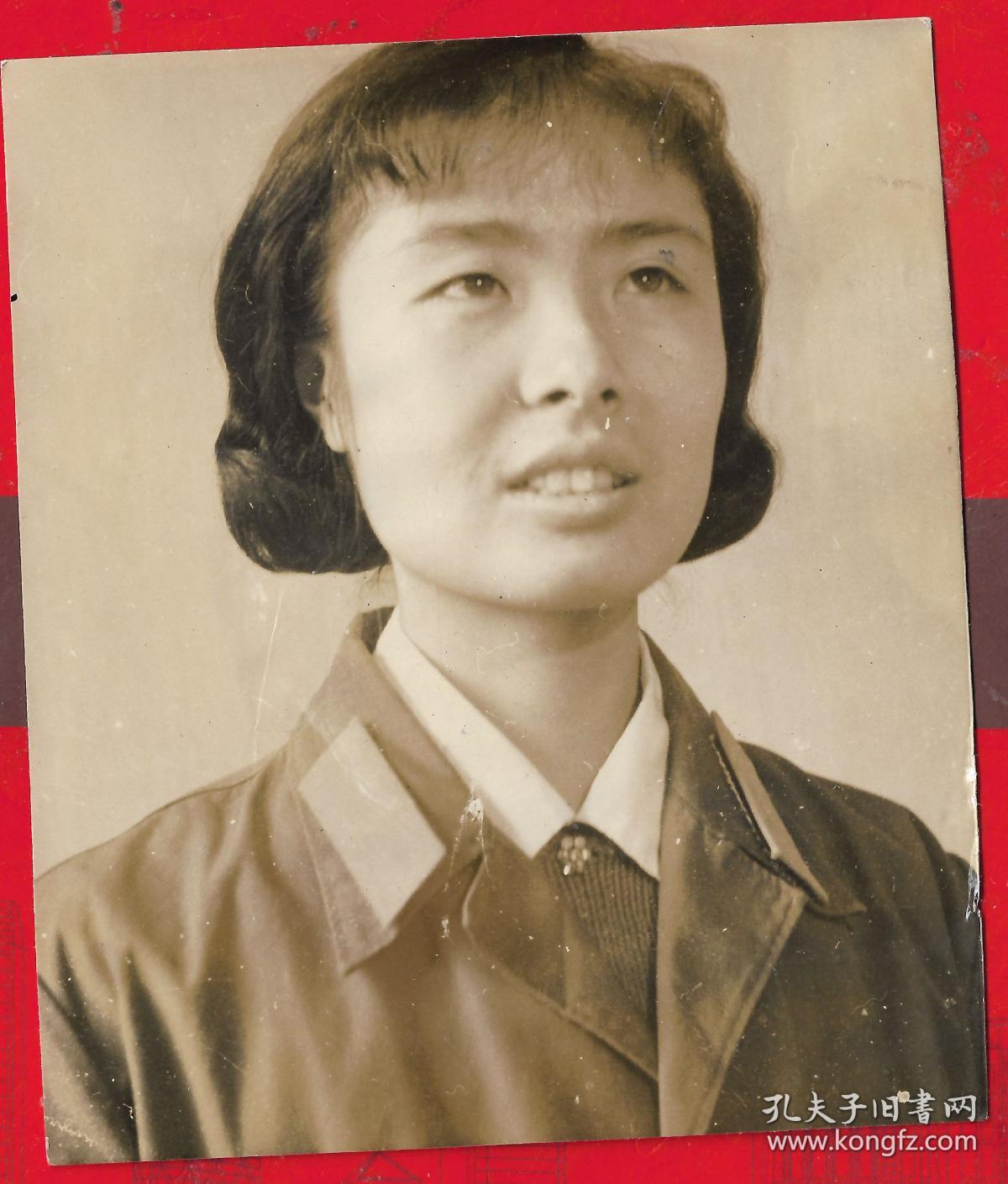 「6.70年代女军人照片」.二张.品如图.