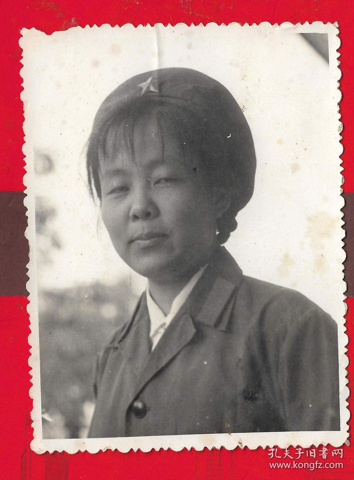 「6.70年代女军人照片」.二张.品如图.