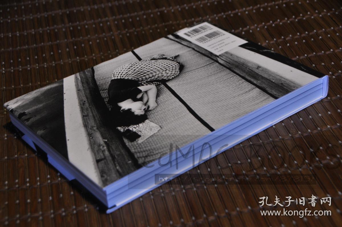 实物拍摄【2017年初版 带原书衣《 荒木经惟 1971- 2017年 感伤之旅》