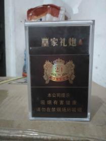 泰山牌(皇家礼炮21响)烟盒500枚一箱(全新)