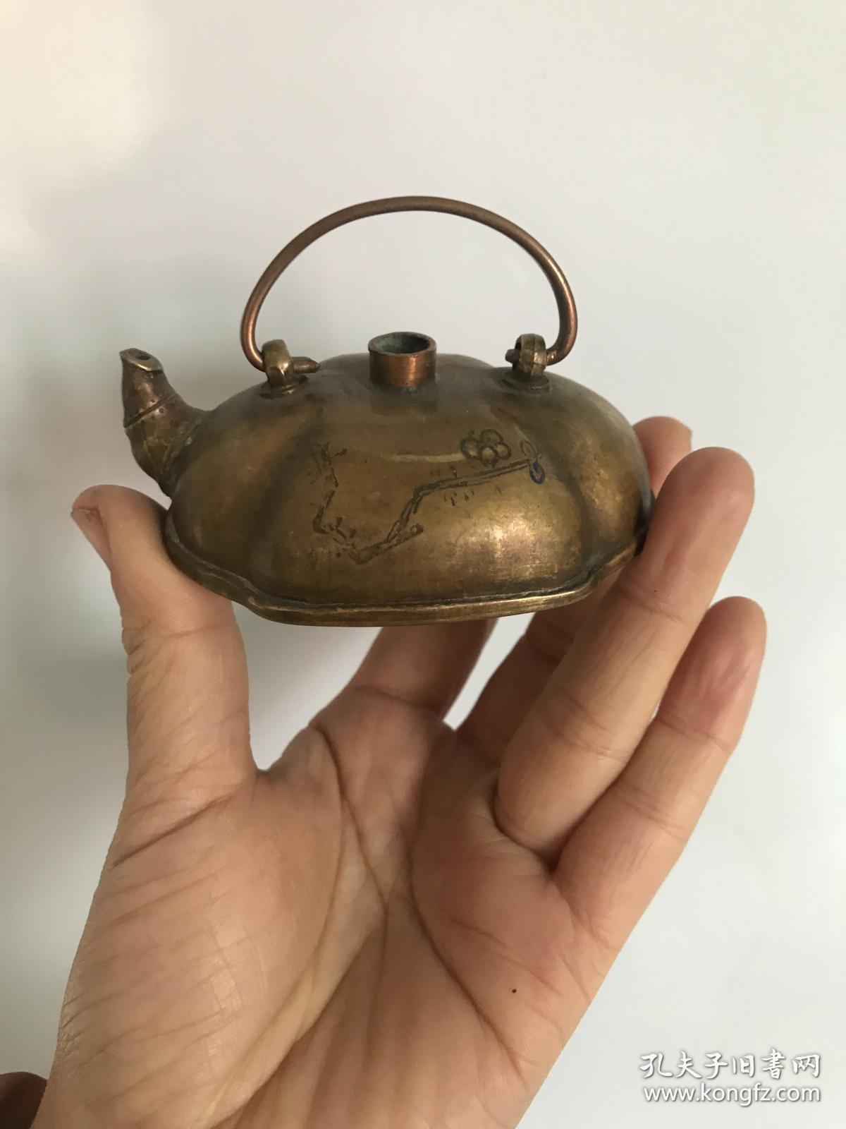 收来的荣宝斋黄铜文房水滴