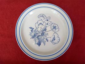 怀旧收藏 八十年代陶瓷盘子 素蓝花朵图案 直径25.5cm高2.5cm