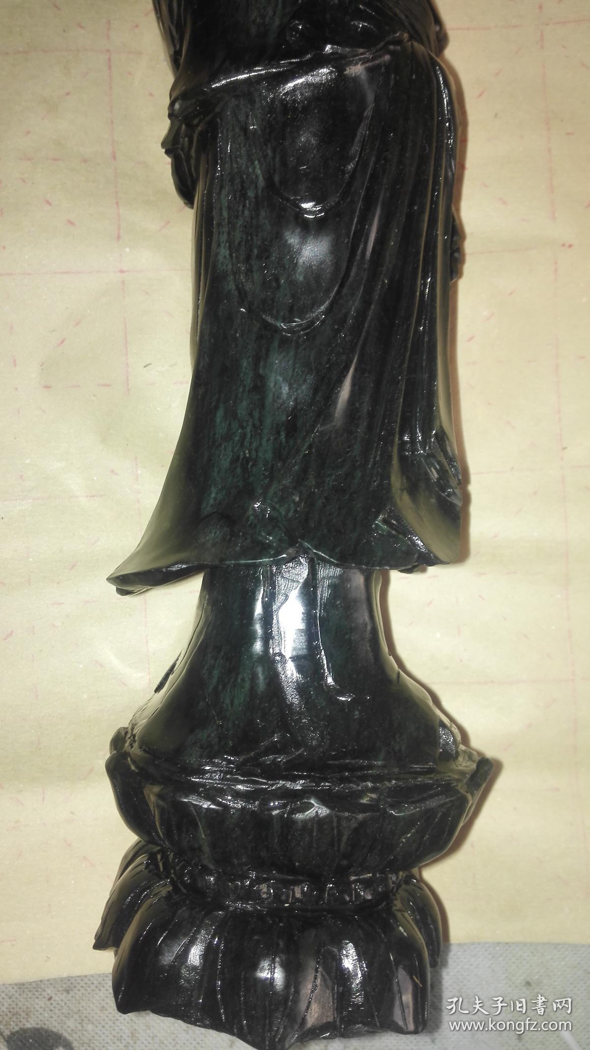 碧玉全身观音立像碧玉全身观音立像高345厘米宽114厘米厚93厘米重3515