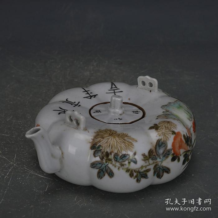 民国浅降彩手绘秋菊佳色图南瓜壶雷洪章款