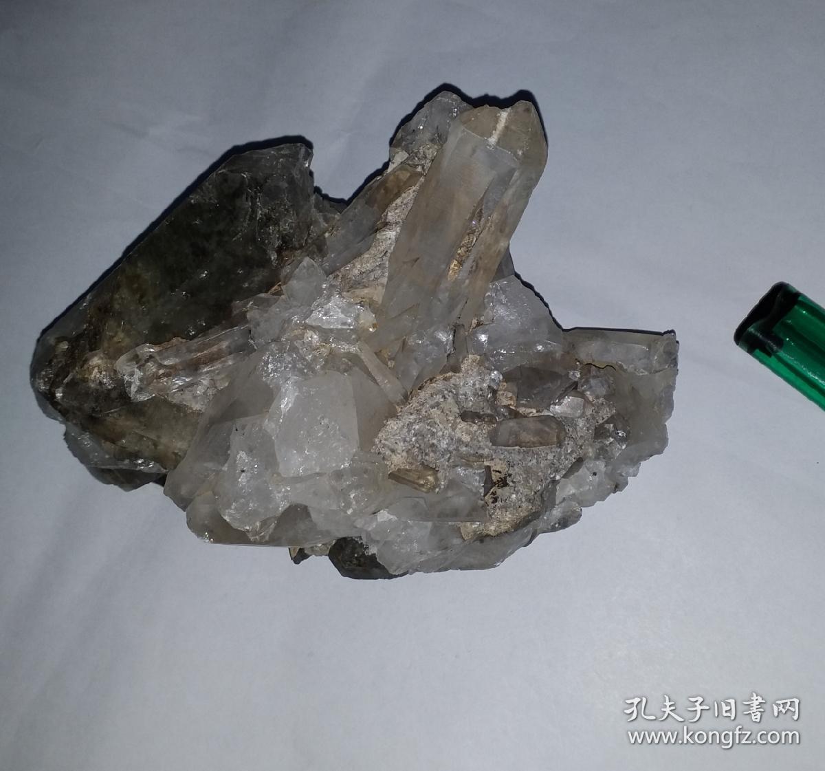 天然水晶原矿石一巨块重约1公斤以上