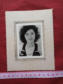 女单身照片第67--日本著名影星《山口百惠》小姐罕见早期大幅黑白老照片、老影集、老相片、老像片