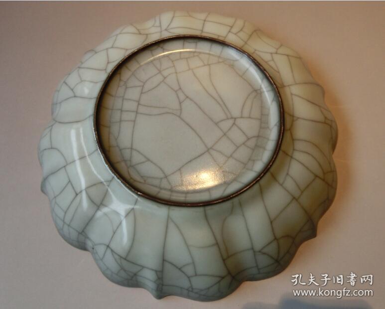 金丝铁线紫口铁足出口创汇瓷哥窑葵花口盘