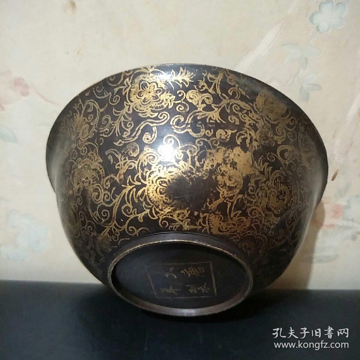 鎏金铜碗底铭文大唐年制