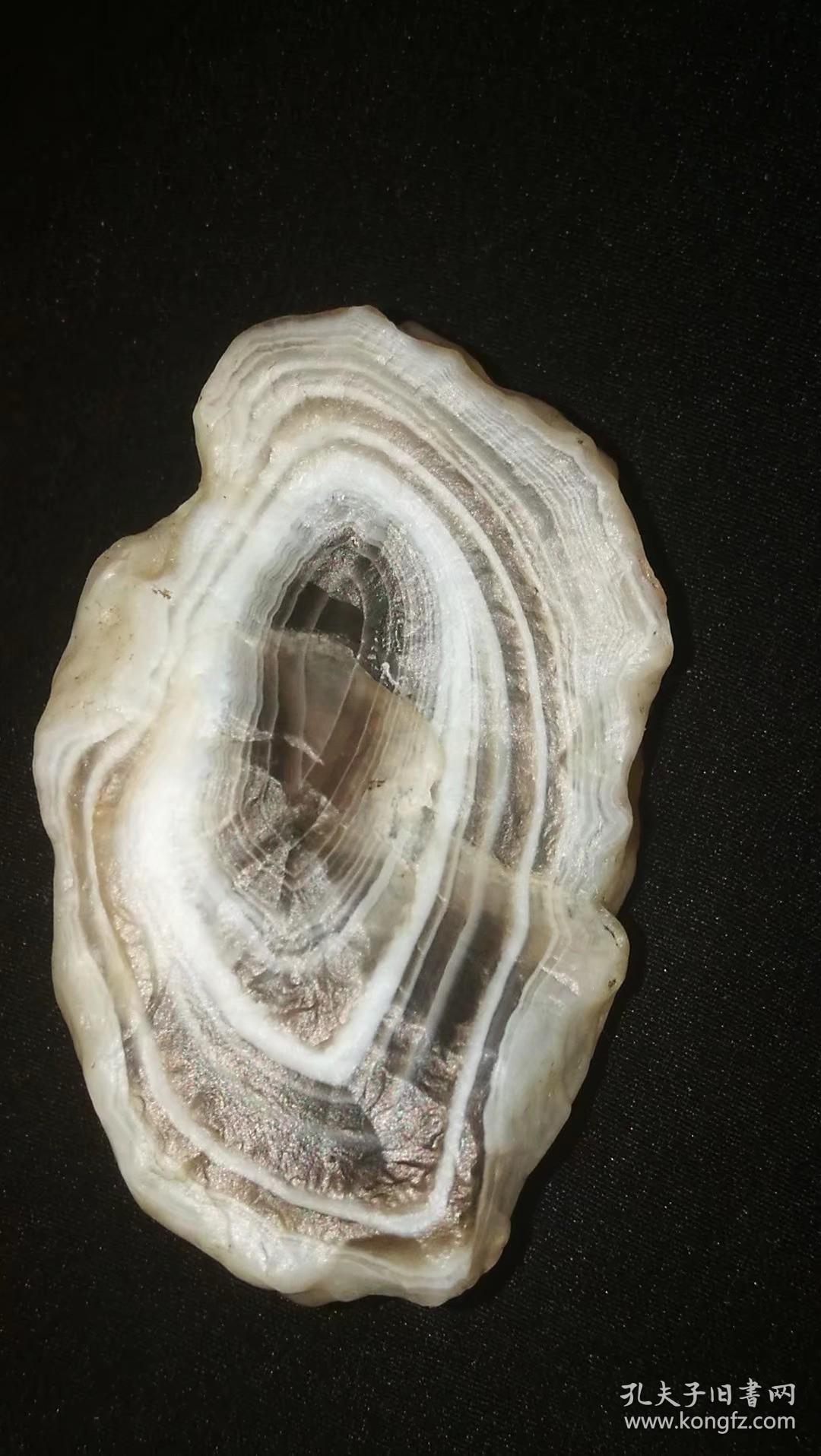 缠丝玛瑙原石一块