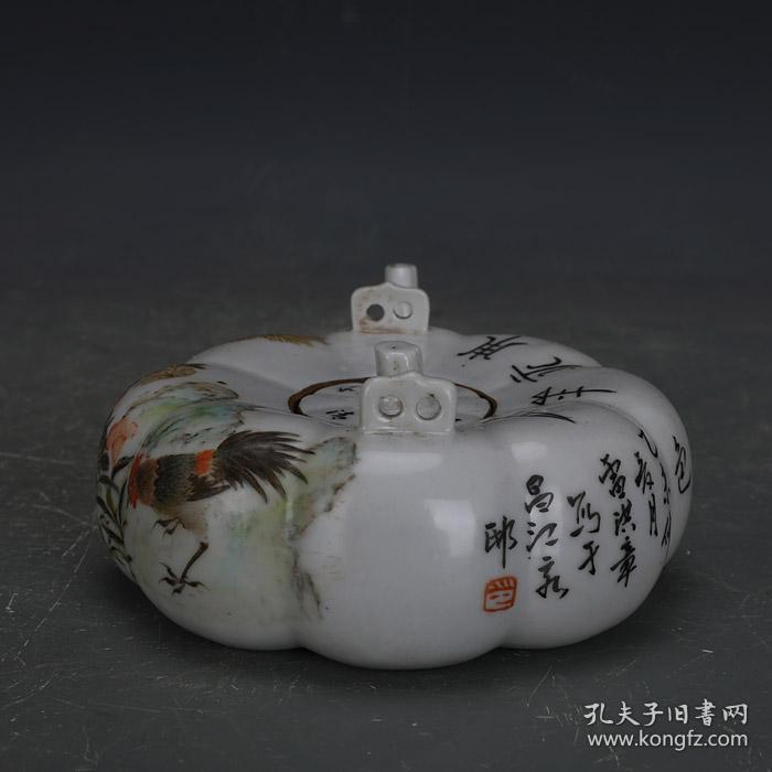 民国浅降彩手绘秋菊佳色图南瓜壶雷洪章款