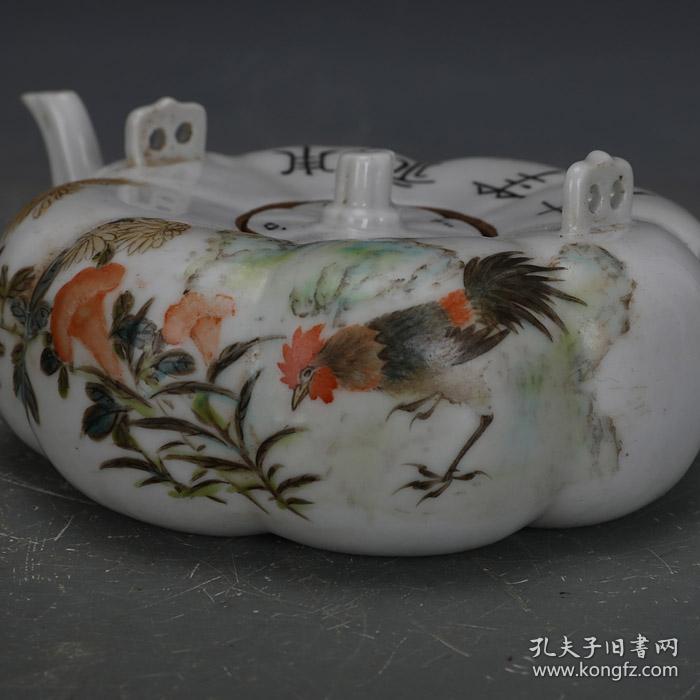 民国浅降彩手绘秋菊佳色图南瓜壶雷洪章款