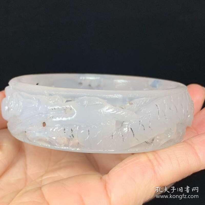 汉代天然老料白玛瑙龙纹手镯尺寸内径61毫米宽22毫米