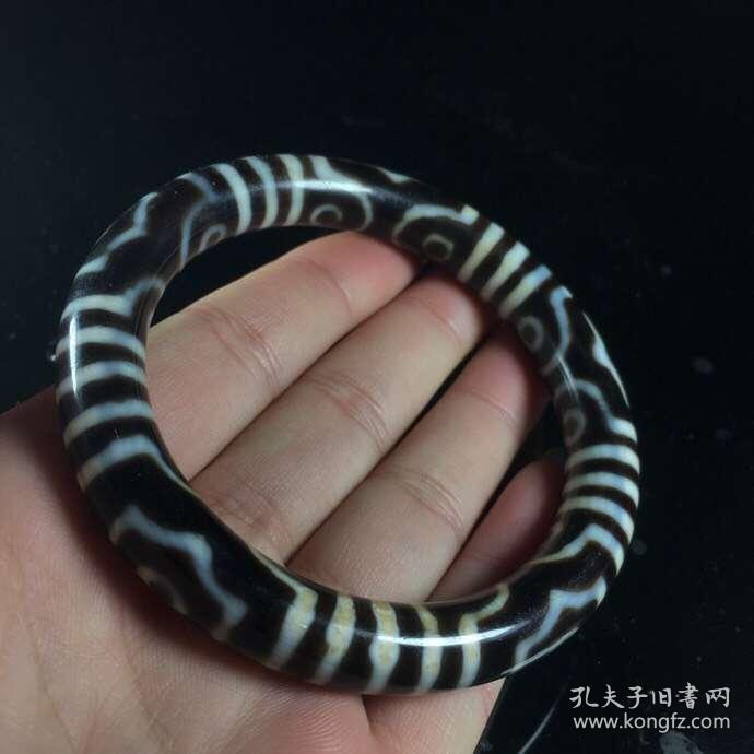 藏区回收老天珠手镯,保存完整 尺寸:内径61mm,重51克