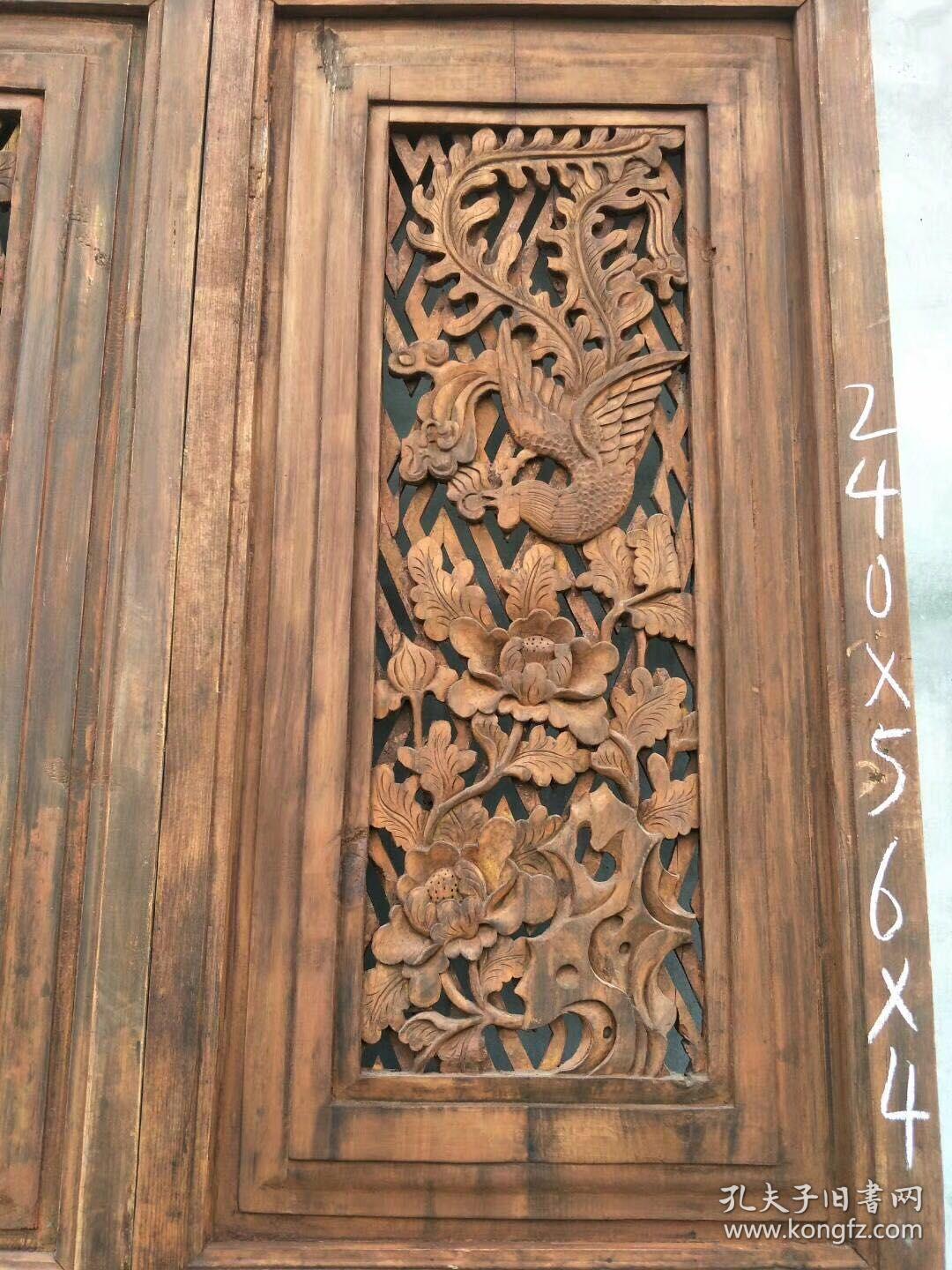 民国杉木雕花格扇四片装,木板风化纹理清晰美观大气,历史年代感清晰明