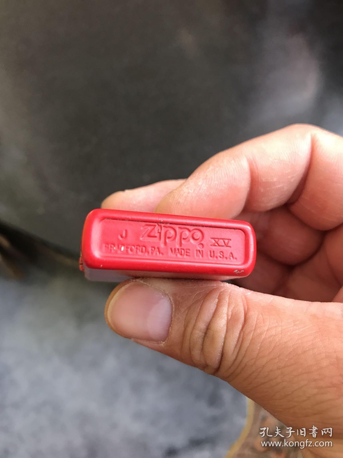 zippo打火机hardyboyzwwf摔跤纪念款1999年生产打火机底部是罗马数字