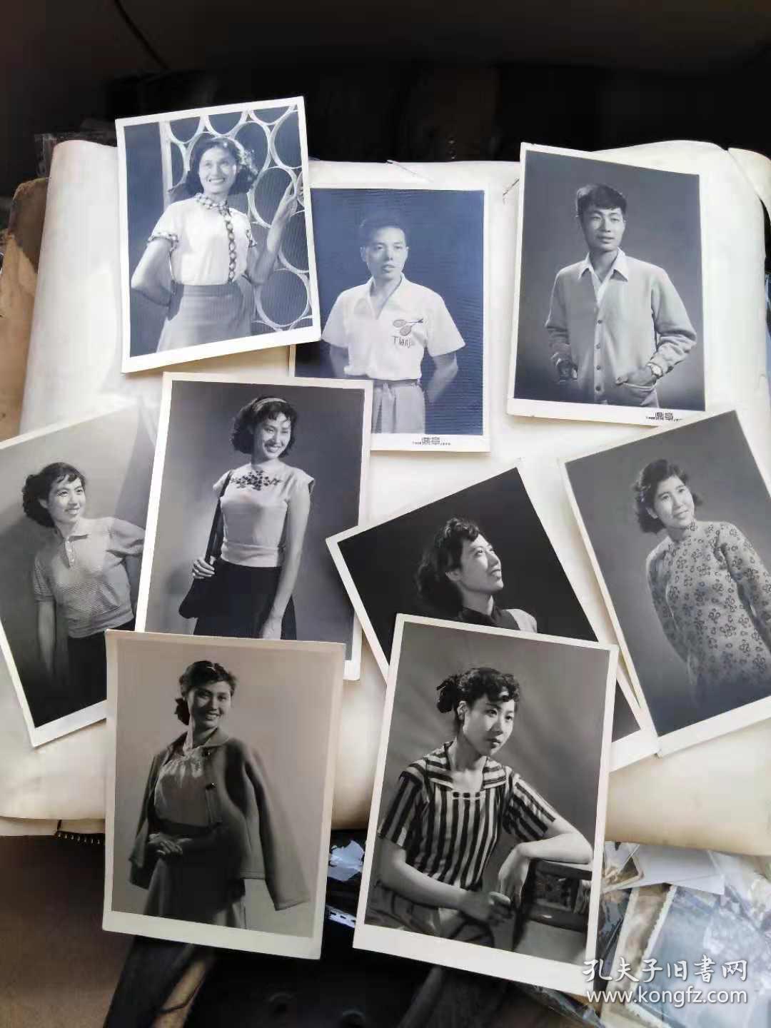1959年,天津鼎章照相馆帅哥美女照片九张,t恤也写着天津